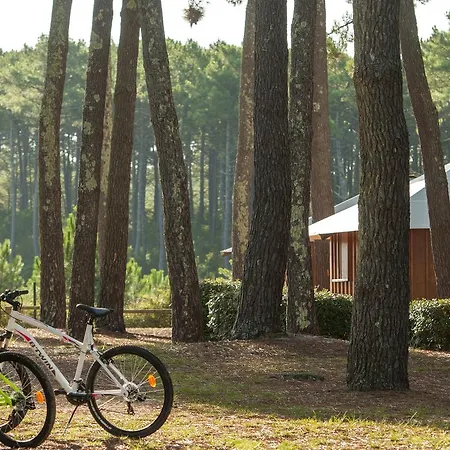 אתר נופש Vtf La Jaougue Soule ביסקארוס-פלאז'