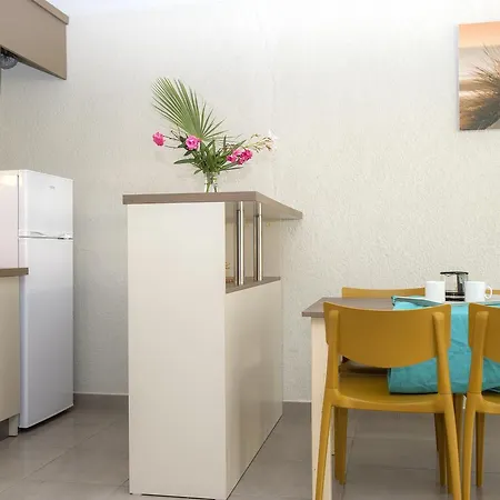 אתר נופש Vtf La Jaougue Soule ביסקארוס-פלאז'